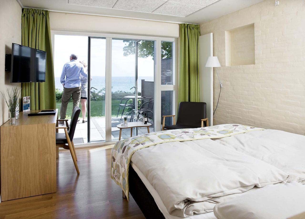 Strandhotel Klinten Aps Rødvig Exteriér fotografie