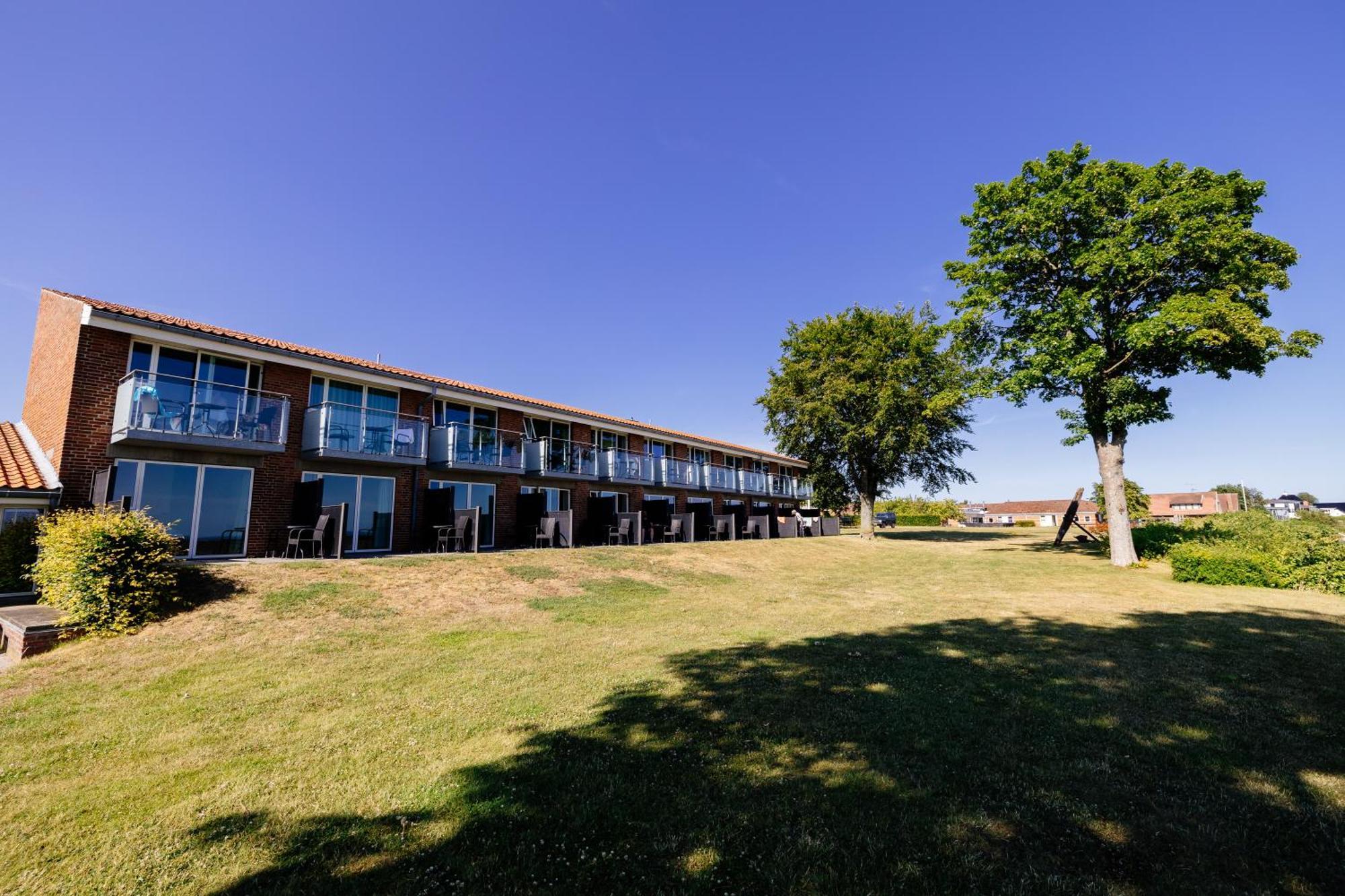 Strandhotel Klinten Aps Rødvig Exteriér fotografie
