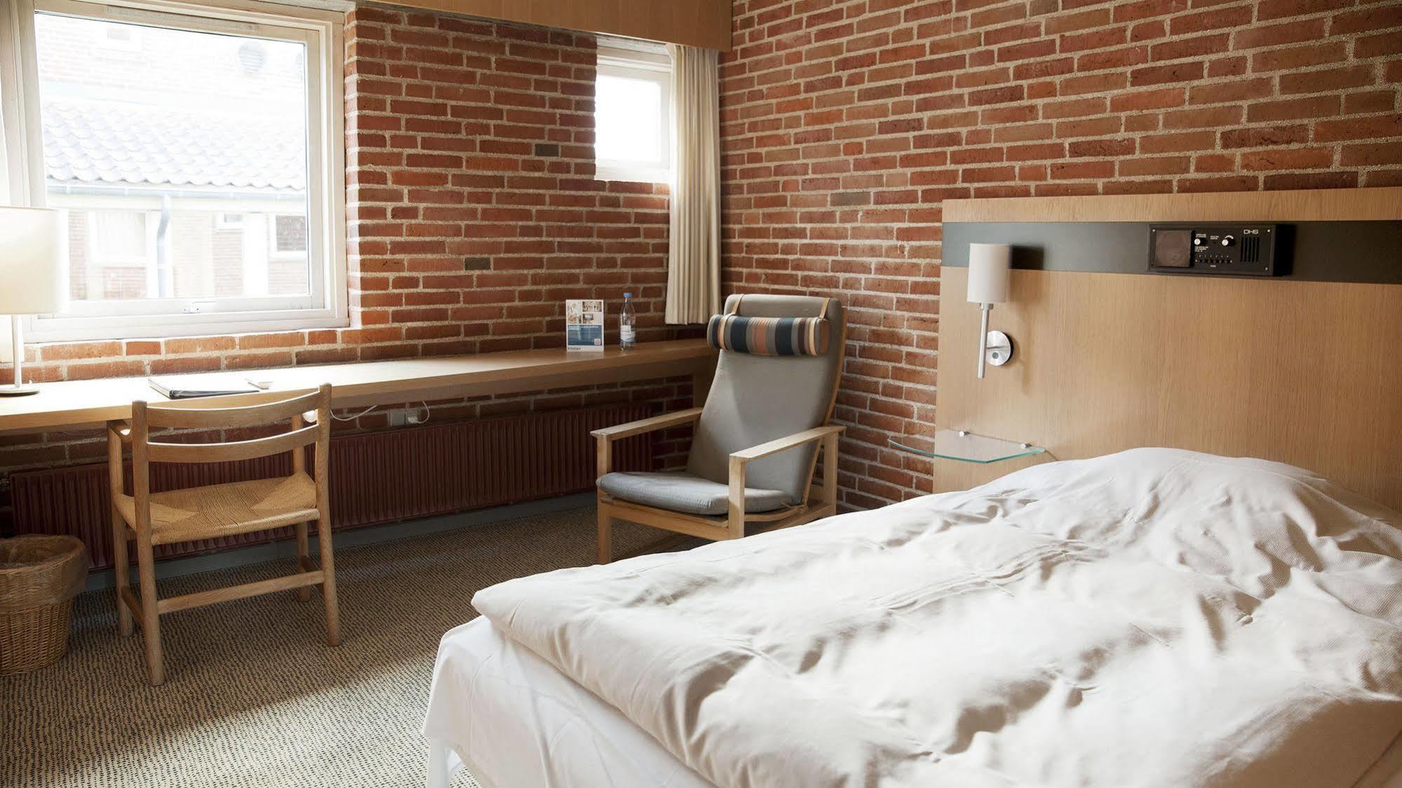Strandhotel Klinten Aps Rødvig Exteriér fotografie